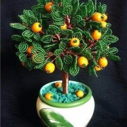 Апельсиновое деревце из бисера и проволоки