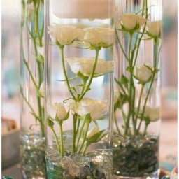 Декоративные композиции с цветами и свечами