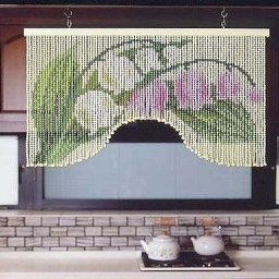 Украшаем интерьер шторками из бусин