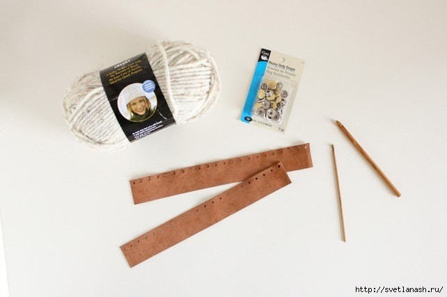 Шарф-снуд с отделкой эко-кожей и кнопками: мастер-класс