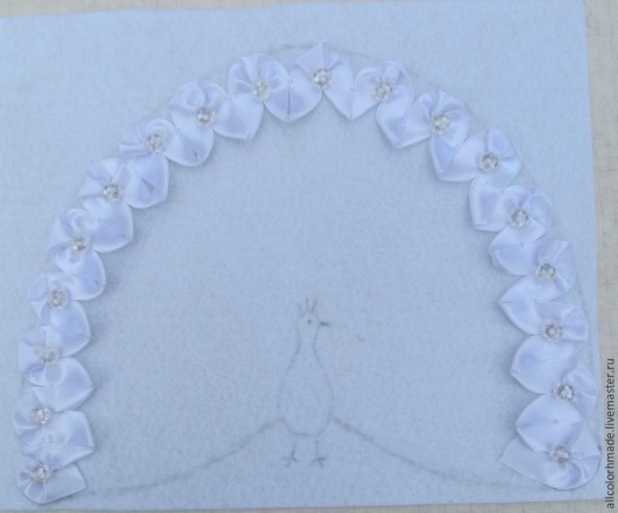 Делаем оригинальный элемент для аппликации "Белый павлин" Делаем оригинальный элемент для аппликации "Белый павлин"