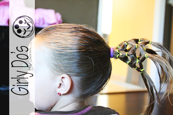 Сложная прическа легким движением руки