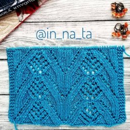 Сложный интересный узор на спицах