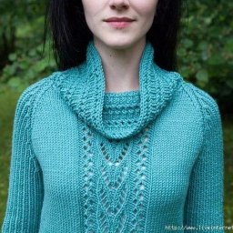 ​Свитер, одинаково красивый сзади и спереди