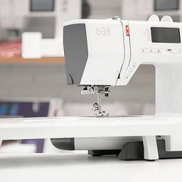 Зачем швейной машине приставной столик