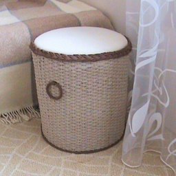 Пуфик из пластиковых бутылок