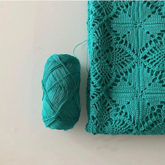 ​Пуловер из ромбовидных мотивов