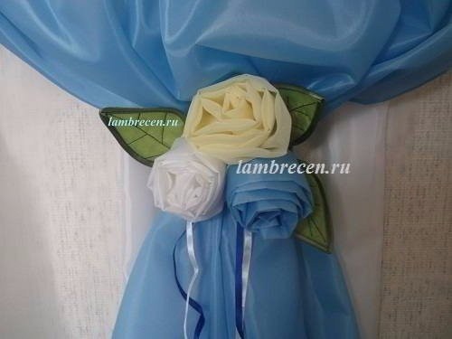 Букет роз: изящный подхват для штор