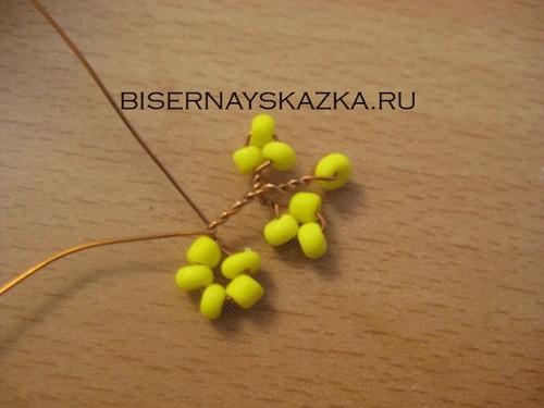 Бобовник из бисера