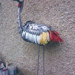 Журавль из пластиковых бутылок