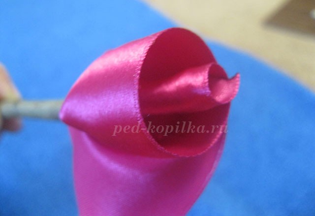 Розы из атласных лент: мастер-класс