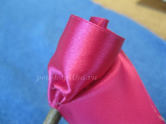 Розы из атласных лент: мастер-класс