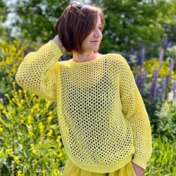 ​Джемпер в сеточку спицами