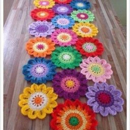 Яркие цветочки крючком