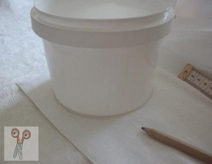 ​Корзинки из деревянных прищепок и пластиковых банок