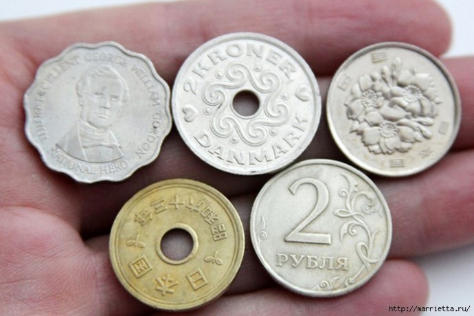 Браслет из монет