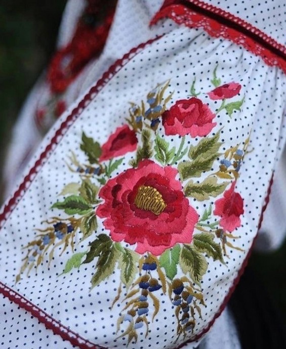 Примеры роскошной вышивки украшающей одежду