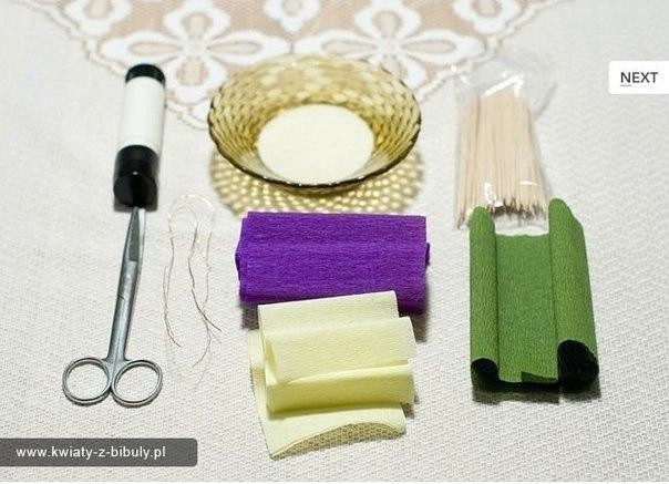 Букетик крокусов из гофрированной бумаги