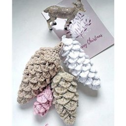 ​Вязаные шишки