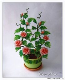 Куст роз из бисера