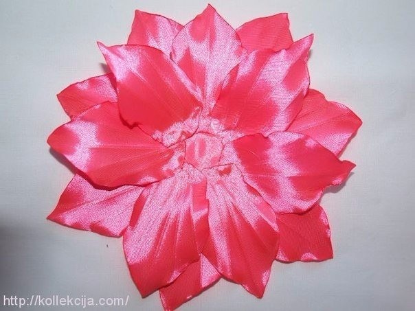 Лилия из ленты Лилия из ленты