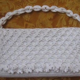 Белоснежный клатч