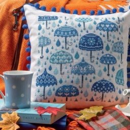 Интерьерная подушка с вышивкой