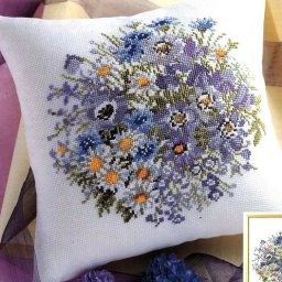 ​Вышивка крестиком: полевые цветы