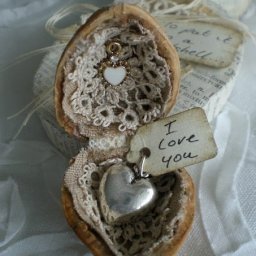 Идея оригинальной упаковки для маленького подарка