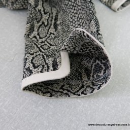 Оформление низа рукава подкройной обтачкой