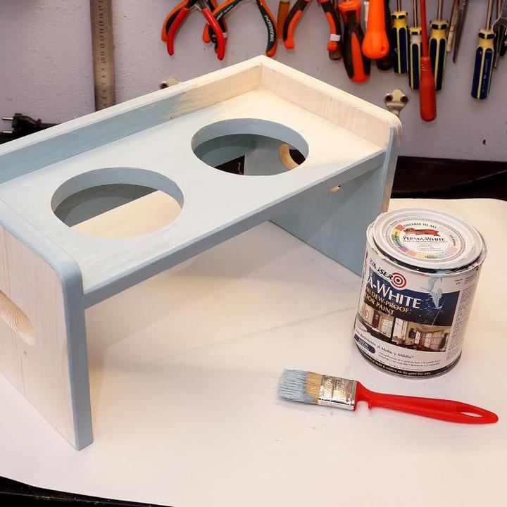 Кормушка для кота или небольшой собаки