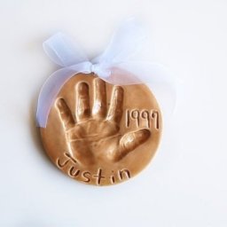 Отпечатки детских ладошек и стоп