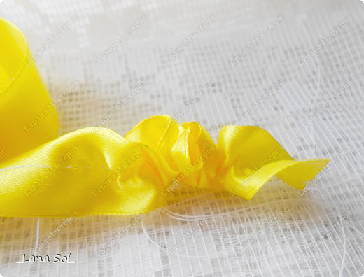 Яркий цветочный декор из лент