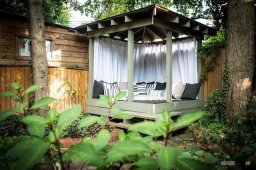 Как оборудовать место для отдыха на свежем воздухе: необычные идеи