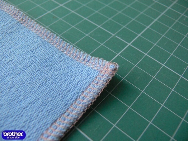 Как сделать повороты при работе на оверлоке