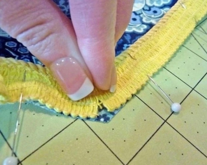 Текстильная подушка