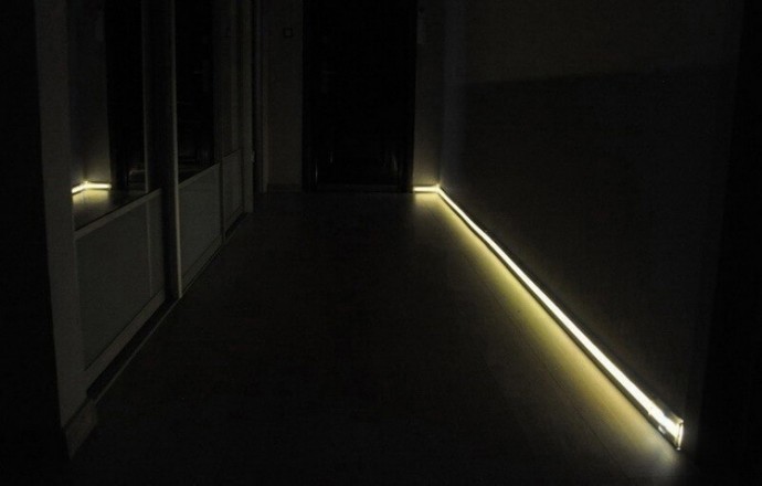 Плинтус с LED-подсветкой