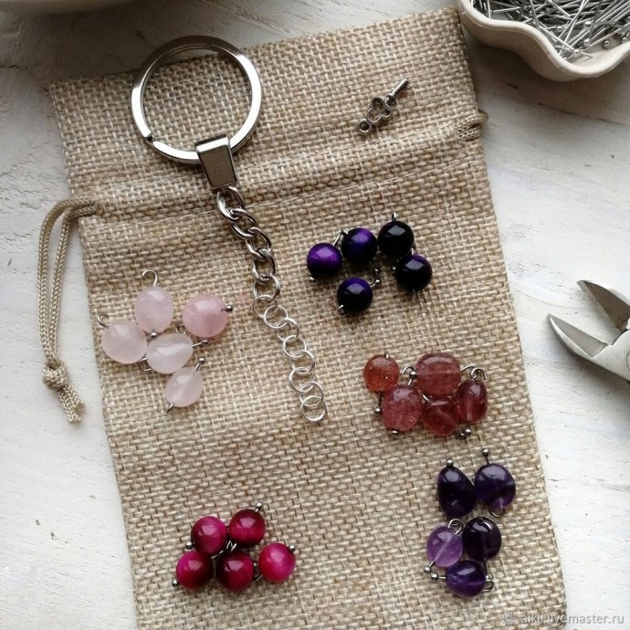 Брелок из натуральных камней