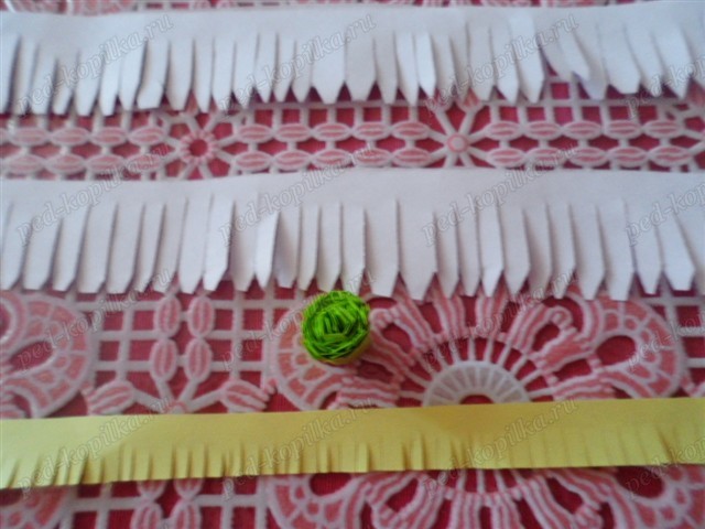 Хризантемы в технике квиллинг