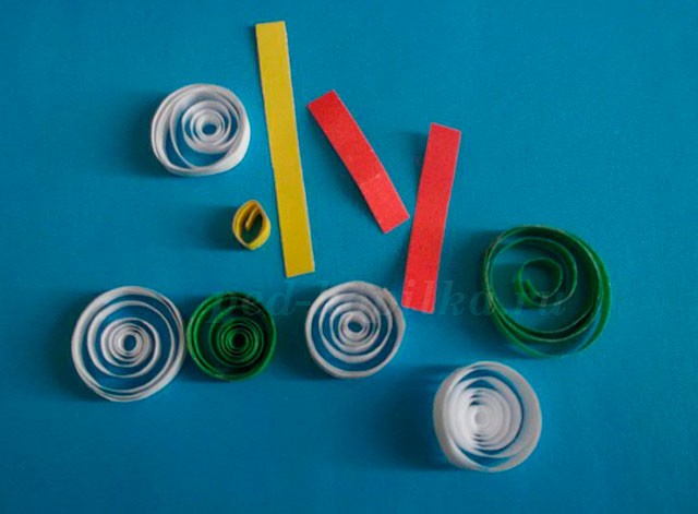 Цветы в технике квиллинга Цветы в технике квиллинга