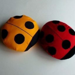 ​Мастер-класс по шитью подушки в виде Божьей коровки