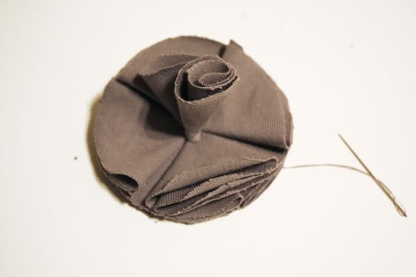 ​Необычная роза из трикотажной ткани