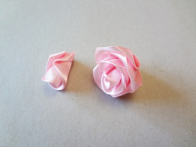 Нежная заколка своими руками