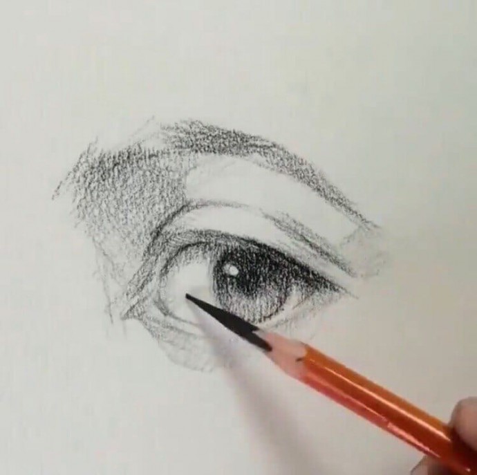 Рисуем глаз поэтапно карандашом