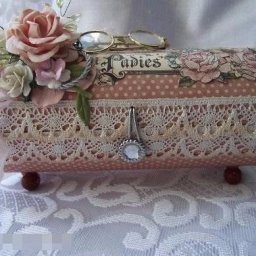 Шкатулка из коробки от чипсов