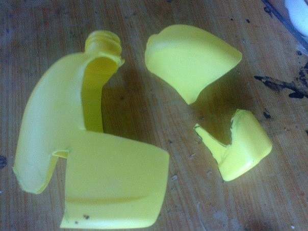 ​Попугай из пластиковых бутылок