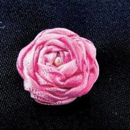 ​Роза из атласной ленты