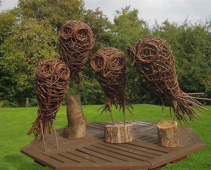 Чудесные садовые фигуры из веточек