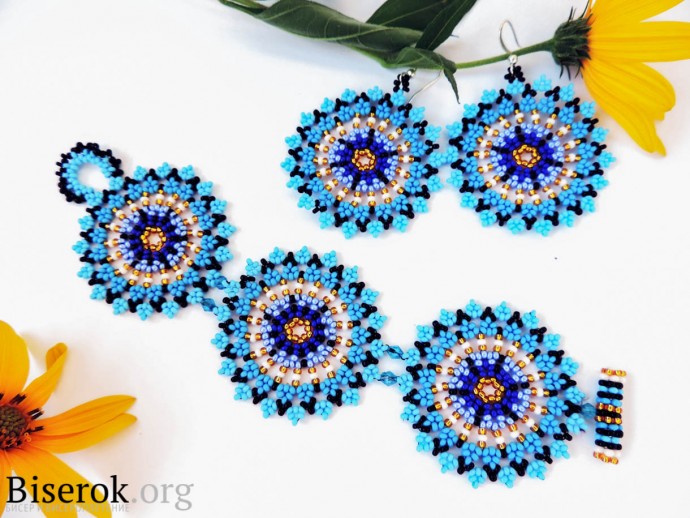 Украшения из крупных ярких кругов