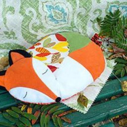 ​Подушка-игрушка в виде лисички